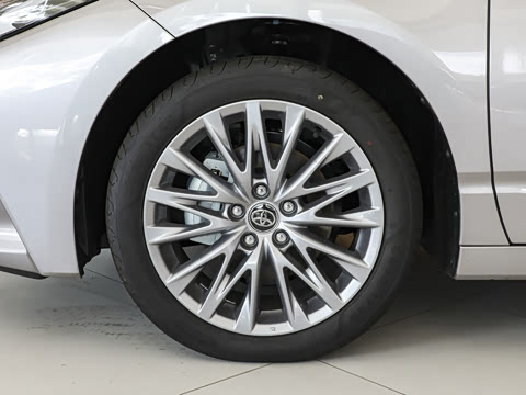 2026�� ˫�� 2.5L XLE����
