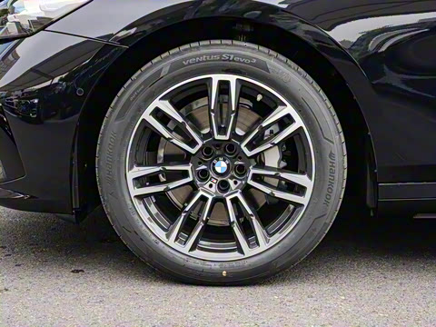 2026�� 530Li ������ M�˶���װ