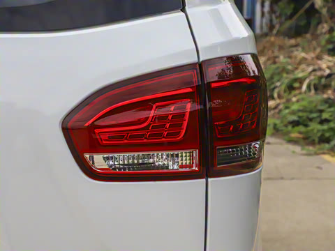 2025�� 2.4L �ֶ��߼����а� CNG 7��