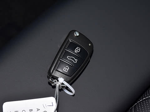 2025�� quattro 45�����ذ� 35TFSI ʱ�ж�����