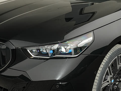 2026�� �Ŀ� 530Li ������ M�˶���װ