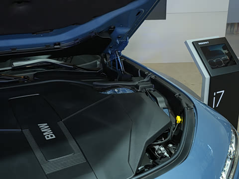 2023�� xDrive60L M�˶���װ