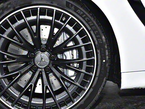 2025 Ŀ AMG CLE 53 4MATIC+ ܳ