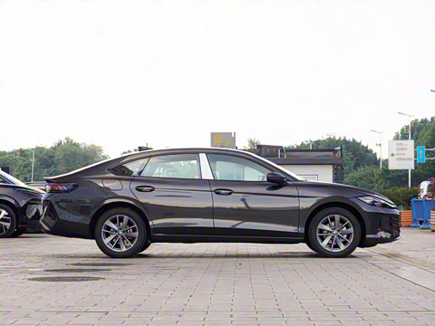 2026�� ���L 300TSI ��а�