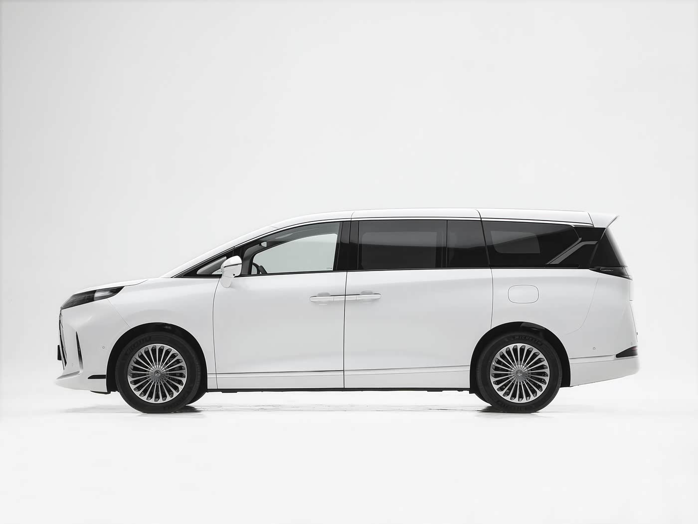 1400x1050_autohomecar__ChxpVmoVEXqAQaZcACTvXOXuTrE598.jpg