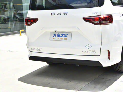 2025�� 2.0L CNG�м�Ӫ�����ʰ� 9��