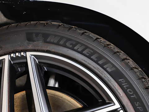 2025�� 710 Max��