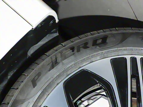 2024�� E 350 e L ���ʽ��϶����γ�