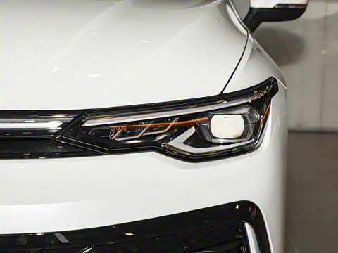 2025�� �Ŀ�� 300TSI R-Line