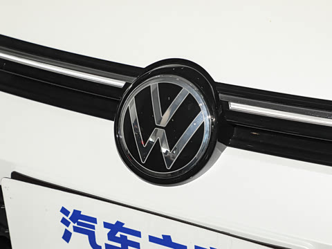 2025�� �Ŀ�� 300TSI R-Line