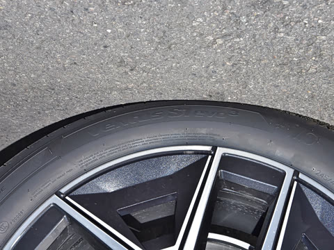 2026�� �Ŀ� eDrive 40L M�˶���װ