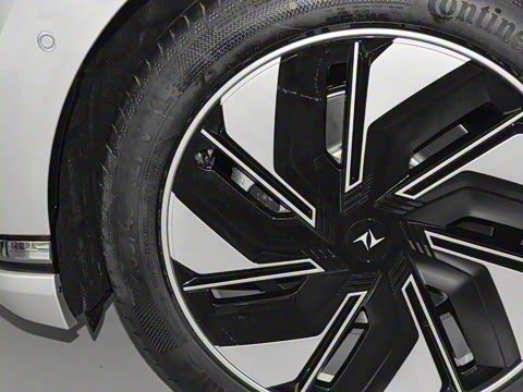 2025�� 210Ultra���Ȱ� 6��