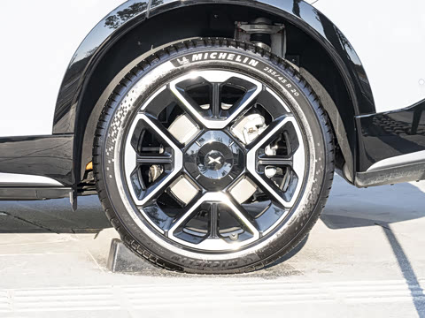 2026�� ���� 1704 Max �콢��