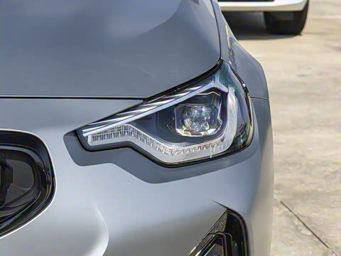 2025�� M240i xDrive