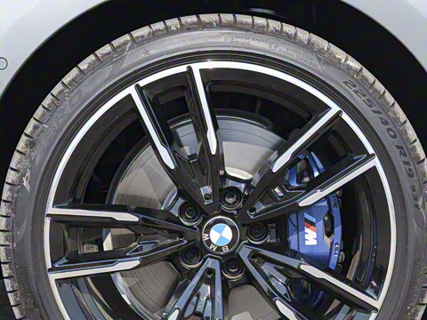 2025�� M240i xDrive