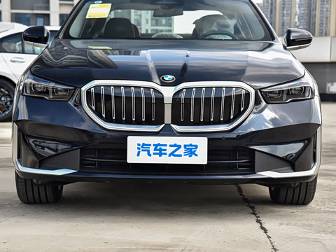 2026�� �Ŀ� 525Li ������װ