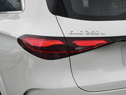 2026�� �Ŀ� GLC 260 L 4MATIC ������