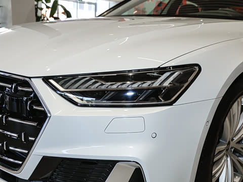 2025�� 45 TFSI quattro ������