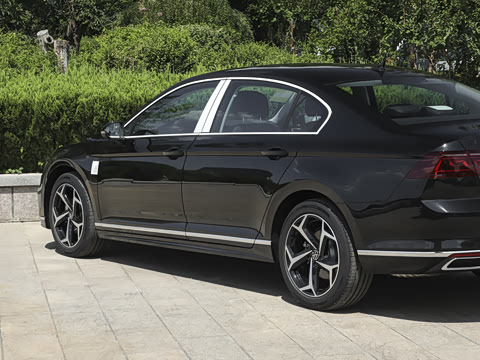 2025�� �Ŀ��� ������ 330TSI DSG������