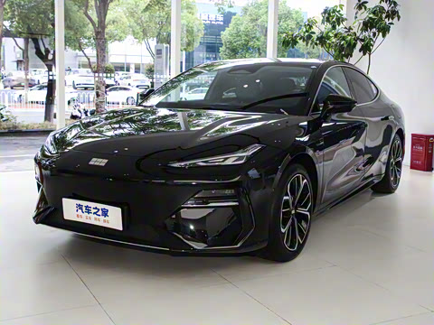 2025�� 700km Զ���Ǽݰ�