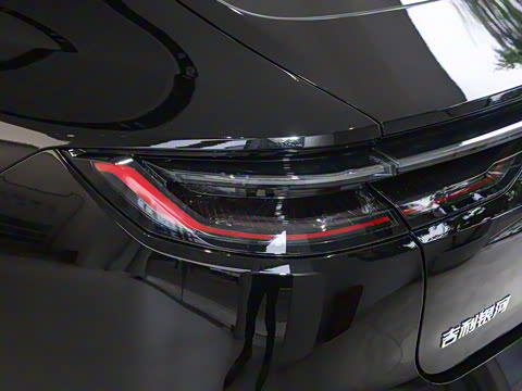 2025�� 700km Զ���Ǽݰ�