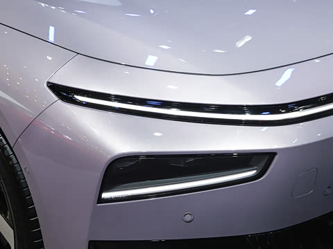 2026�� ���� 725 Max �콢��