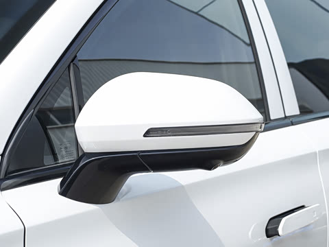 2026�� 1.5T 210KM������