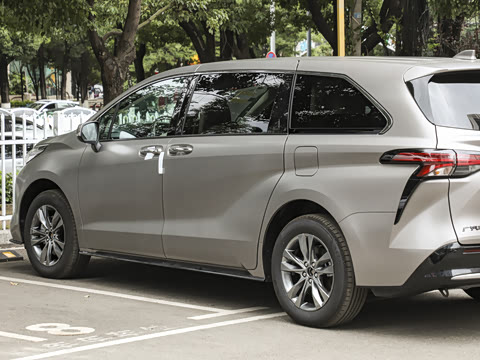 2027�� 2.5L ˫��������԰�