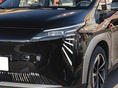 2025�� Plus 610 ������