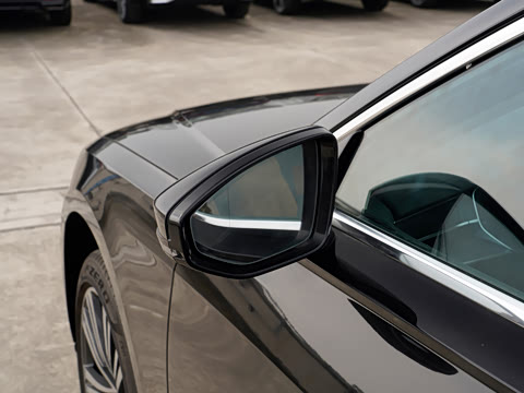 2026�� A8L 45 TFSI quattro ������