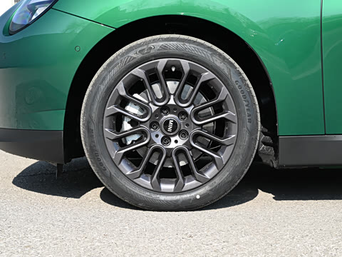 2026�� 466km COOPER E ������