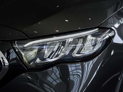 2025�� �Ŀ� E 300 L ʱ���˶���