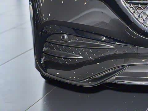 2025�� �Ŀ� E 300 L ʱ���˶���