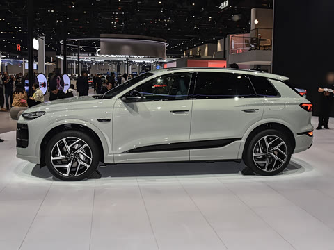 2026�� quattro Ǭ���Ǽݰ�