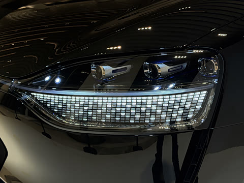 2025�� ���� Ultra�� 52kWh 6���棨896�߼����״