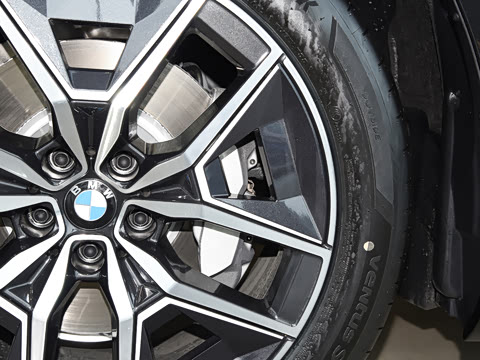 2026�� �Ŀ� eDrive 40L M�˶���װ