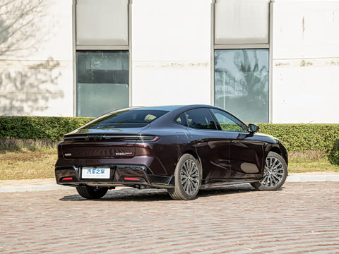 2026�� 225km EM-P Զ�����ǺӰ�+ҫҹ��װ