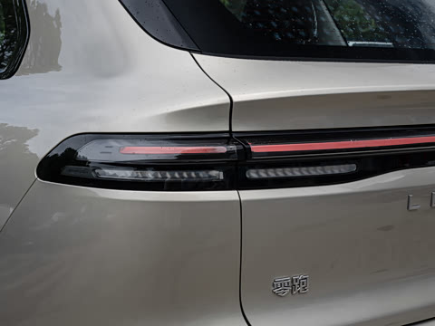 2027�� 660������