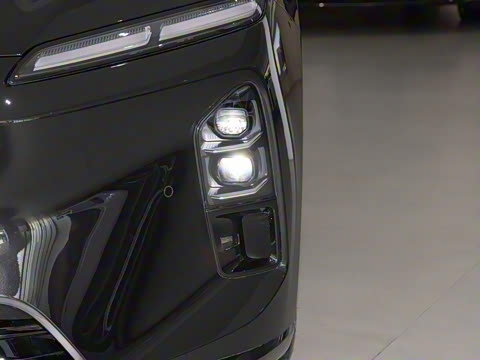 2025�� �ھ������ 75kWh Touring