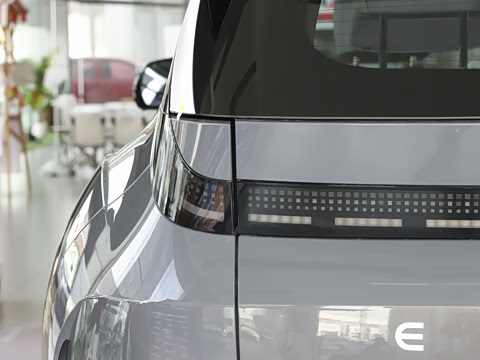 2025�� ����SMART�� 64.2kWh