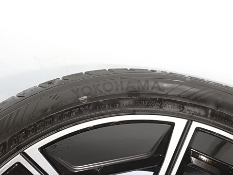 2026�� 735Li M�˶���װ