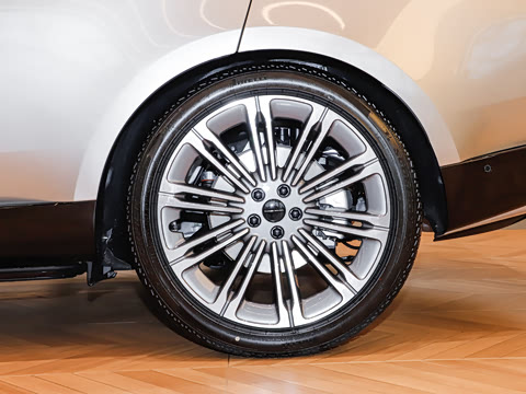 2026�� 3.0 L6 400PS AB�����