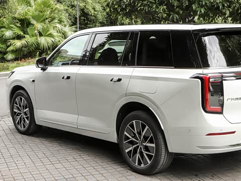 2025�� Ǭ�� UItra 6��