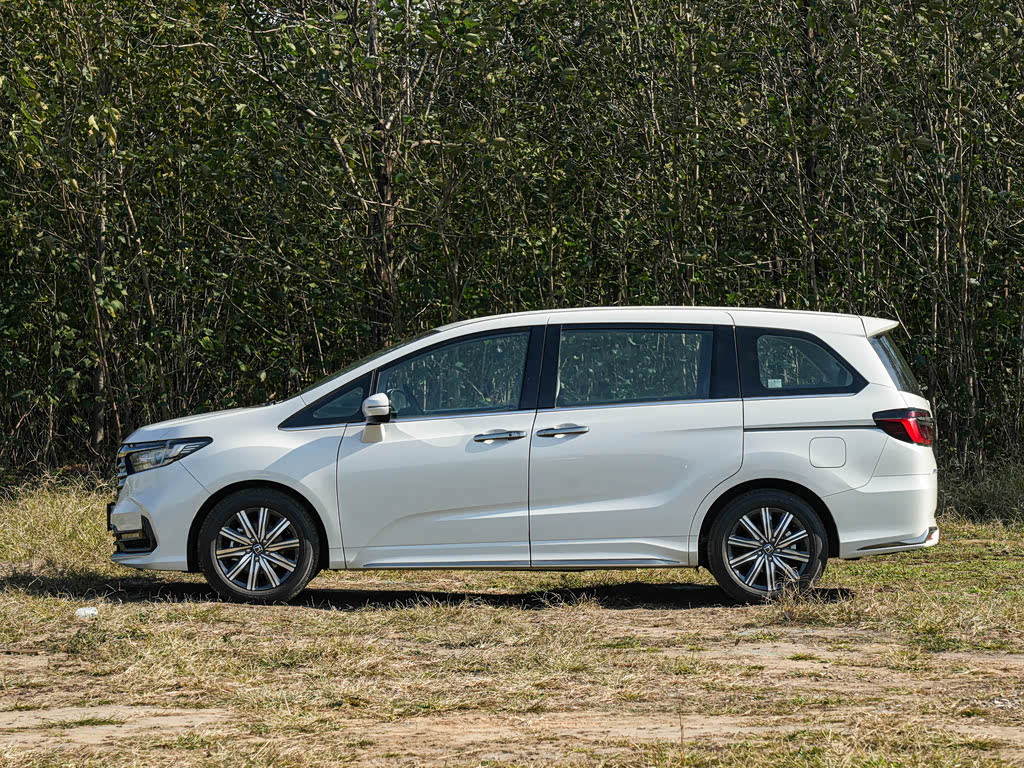 Honda Odyssey V Рестайлинг 2, Минивэн: фото поколения