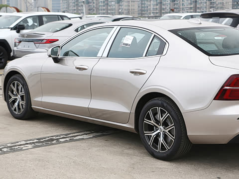 2027�� B4 ���ݺ�����