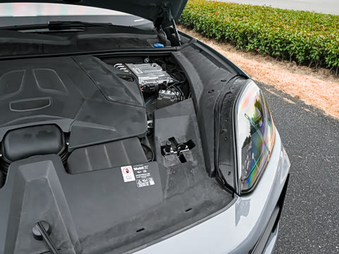 2025�� Cayenne Coup�� Turbo GT 4.0T