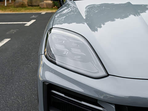 2025�� Cayenne Coup�� Turbo GT 4.0T