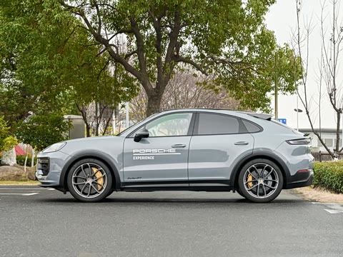 2025�� Cayenne Coup�� Turbo GT 4.0T