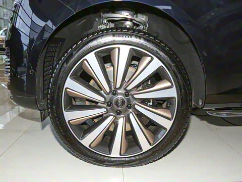 2024�� 4.4 V8 SV���ٴ����ӳ��� 4��