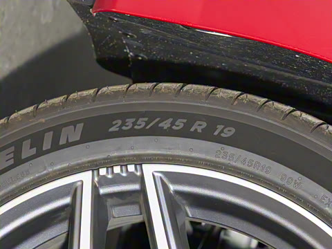 2025�� �Ŀ� 710 Max��